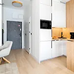 Apartmán Nowoczesne Z Klimatyzacja I Balkonami, W Dobrej Lokalizacji