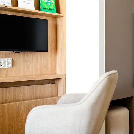 Apartment Nowoczesne Z Klimatyzacja I Balkonami, W Dobrej Lokalizacji