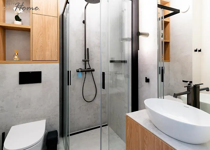 Nowoczesne Z Klimatyzacją I Balkonami, W Dobrej Lokalizacji